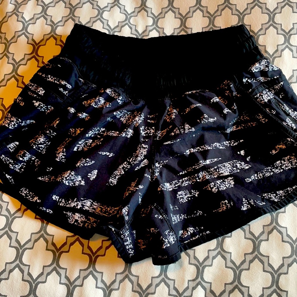 LULULEMON Tracker Shorts